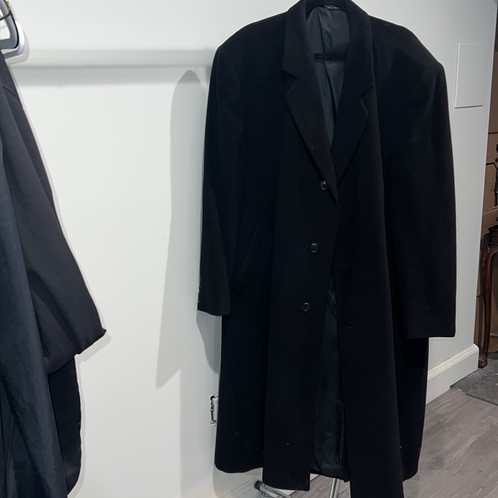 Mens long black trench/pea cost